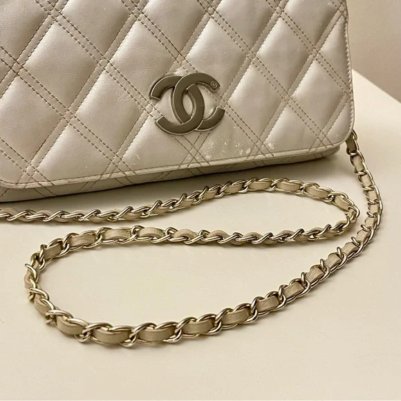 Vintage Chanel Quilted Leather Flap Bag - Light Grey - Picture 10 of 13